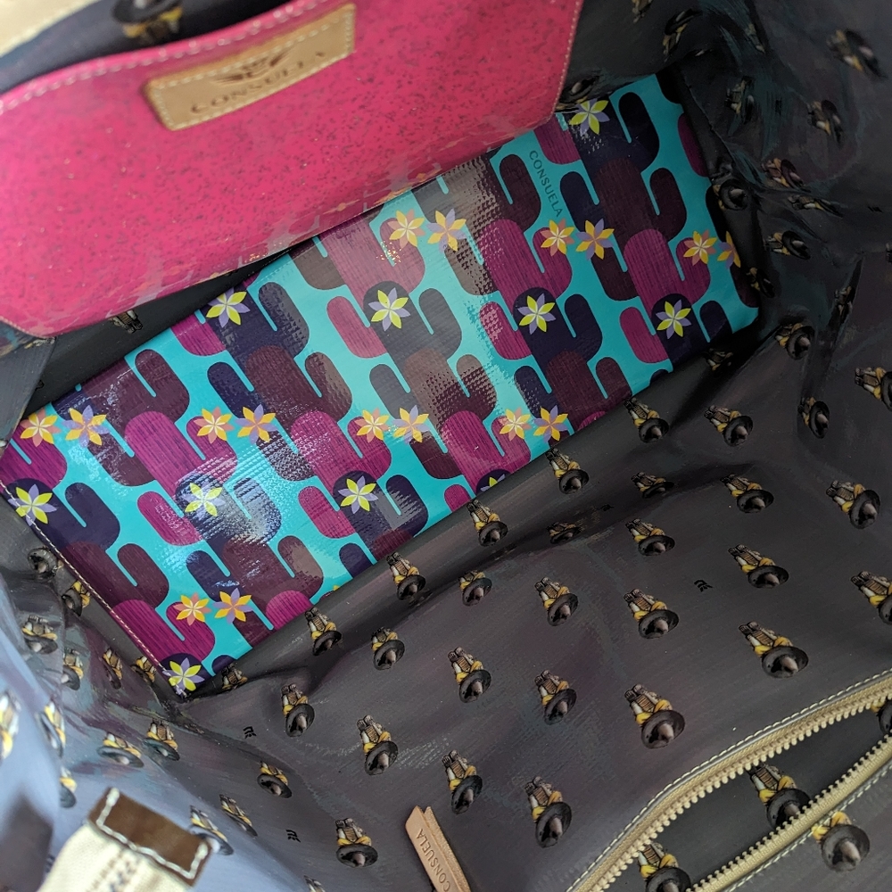 Consuela Large Zippered Tote - Twyla Legacy Cactus *RETIRED* - Picture 10 of 14